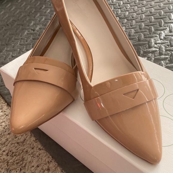 Boden Nude Loafers with Elegant Pointed Toe - Picture 6 of 11